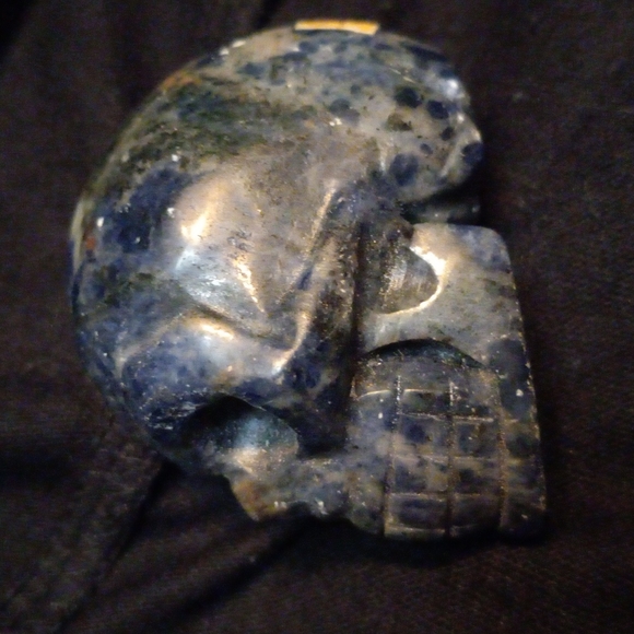 GEMSTONE HEALING SKULL.    A one of a kind gemstone skull. SODALITE GEMSTONE - Picture 5 of 6